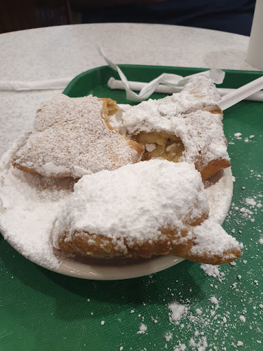 Coffee Shop «Cafe Du Monde», reviews and photos, 1814 North Causeway Approach #1, Mandeville, LA 70448, USA