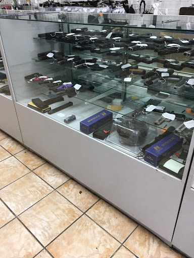 Gun Shop «South Dade Jewelry & Gun Exchange», reviews and photos, 20848 S Dixie Hwy, Miami, FL 33189, USA