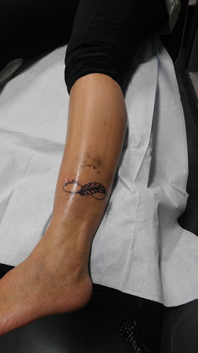 Tattoo Shop «InkHeart Tattoo», reviews and photos, 208 N Chestnut St, Chaska, MN 55318, USA