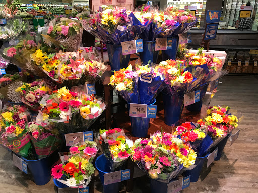 Grocery Store «Safeway», reviews and photos, 1801 W 11th St, Tracy, CA 95376, USA