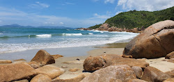 Praia do Cipo'in fotoğrafı geniş bir kıyı şeridi ile birlikte