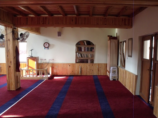 Çamoluk Mahallesi Camii