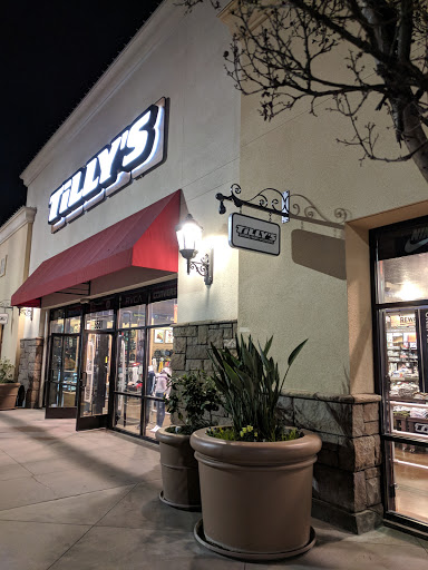 Clothing Store «Tillys», reviews and photos, 6581 N Riverside Dr, Fresno, CA 93722, USA
