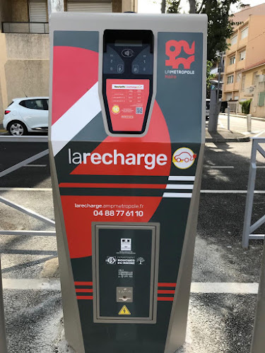 Borne de recharge de véhicules électriques KiWhi Station de recharge Salon-de-Provence