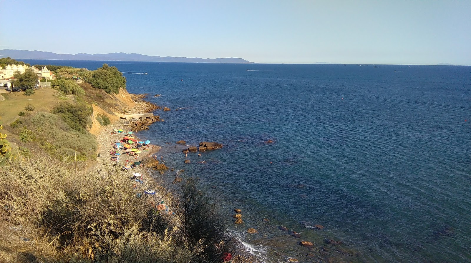 Foto von Spiaggia sotto il Cimitero mit felsiges gelände Oberfläche