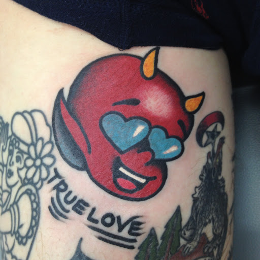 Tattoo Shop «High Seas Tattoo Parlor», reviews and photos, 7522 Melrose Ave, Los Angeles, CA 90046, USA