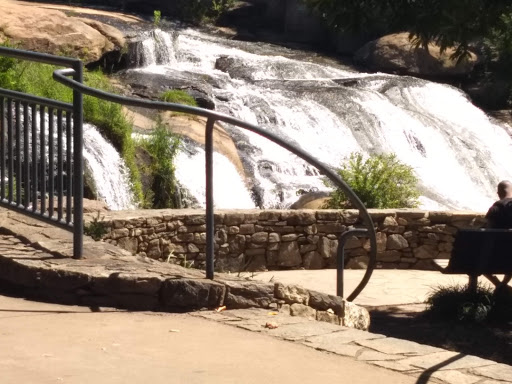 Park «Falls Park on the Reedy», reviews and photos, 601 S Main St, Greenville, SC 29601, USA