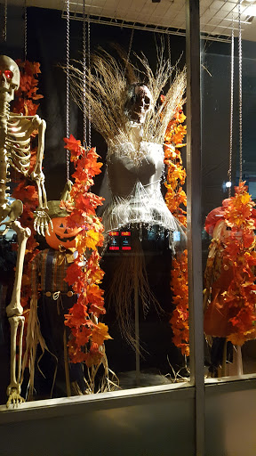 Thrift Store «Out of the Closet Thrift Store», reviews and photos, 1726 E Colorado Blvd, Pasadena, CA 91106, USA