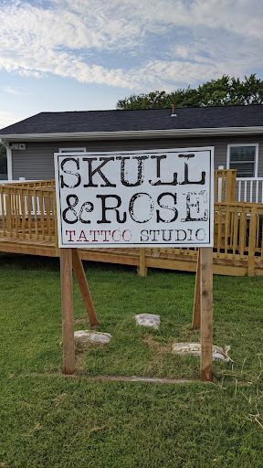 Tattoo Shop «Skull and Rose Tattoo Studio», reviews and photos, 900 E Pulaski Hwy, Elkton, MD 21921, USA