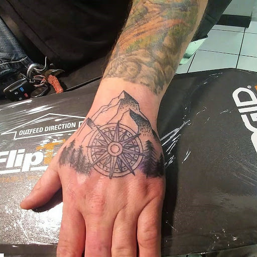 Tattoo Shop «Red Dragon Tattoo & Piercing», reviews and photos, 9242 Colerain Ave, Cincinnati, OH 45251, USA