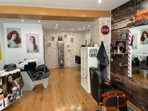 Perruqueria Barbería new style en Sort, Lleida