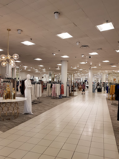 Shopping Mall «Westfield Old Orchard», reviews and photos, 4905 Old Orchard Shopping Center, Skokie, IL 60077, USA