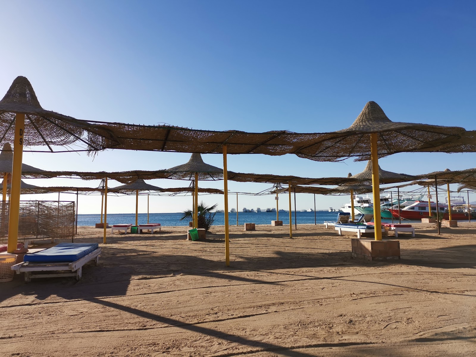 Fotografie cu White Beach Resort - locul popular printre cunoscătorii de relaxare
