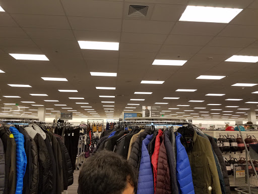 Department Store «Nordstrom Rack East Bay Bridge Shopping Center», reviews and photos, 3839 Emery St, Emeryville, CA 94608, USA