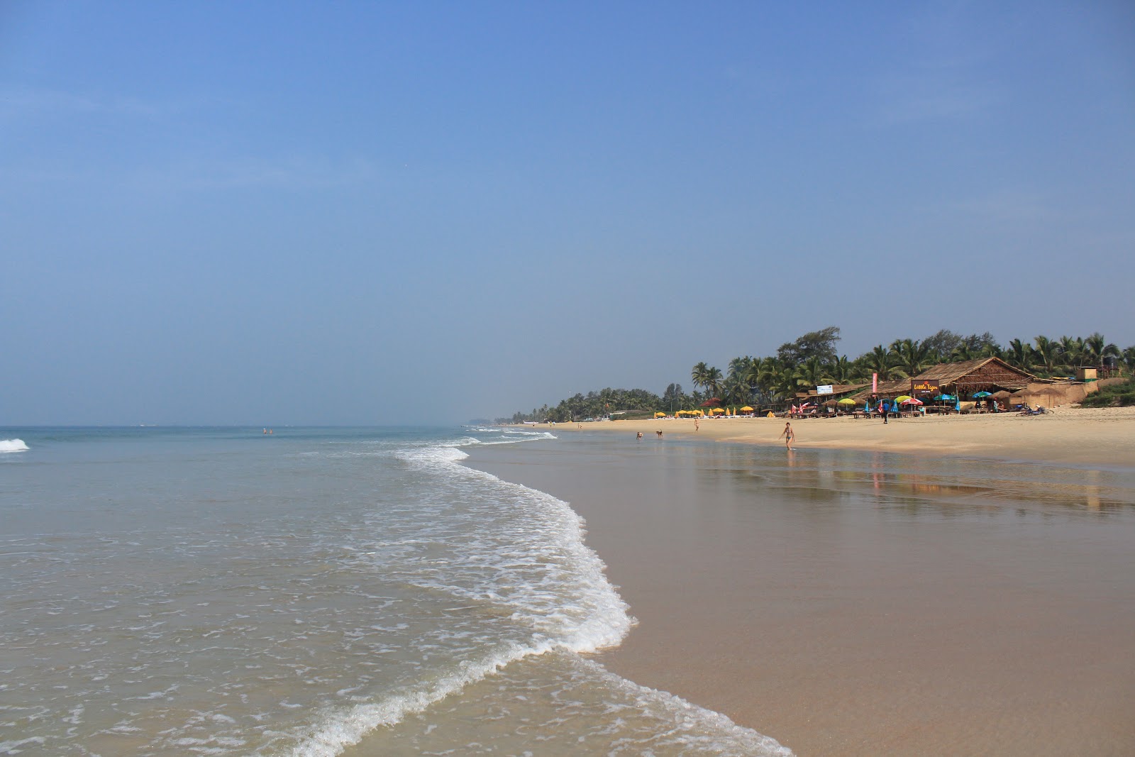 Foto de Benaulim Beach com areia brilhante superfície