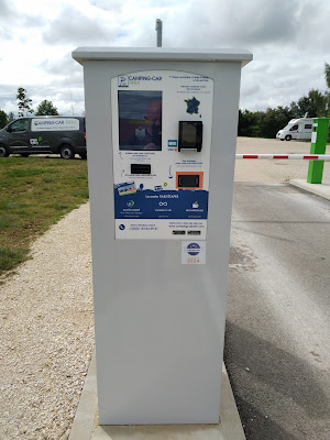 Aire Camping-Car Park à Is-sur-Tille