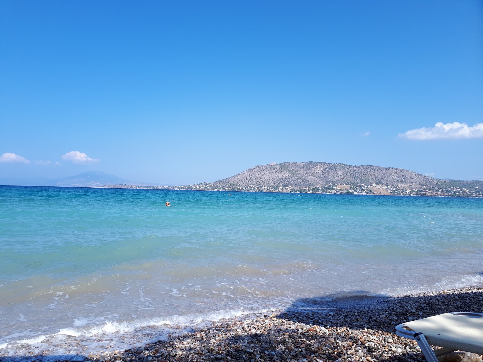 Fotografie cu Leof. Eanteiou beach cu o suprafață de pietricel alb fin