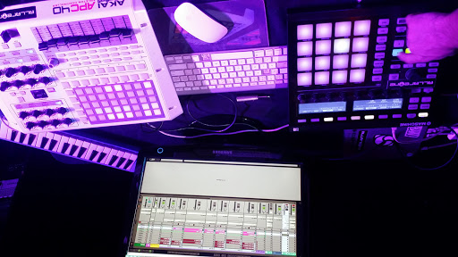 Bar & Grill «Bourbon Street Bar & Grille», reviews and photos, 5307 N Kings Hwy, Myrtle Beach, SC 29577, USA