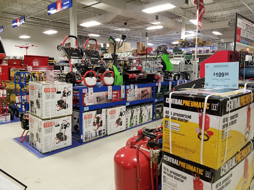 Hardware Store «Harbor Freight Tools», reviews and photos, 4600 Stadium Dr, Kalamazoo, MI 49008, USA