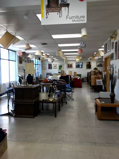 Thrift Store «Salvation Army Retail Thrift Store - Union Gap», reviews and photos, 2615 Main St, Union Gap, WA 98903, USA