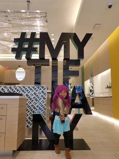 Jewelry Store «Tiffany & Co.», reviews and photos, 796 Americana Way, Glendale, CA 91210, USA