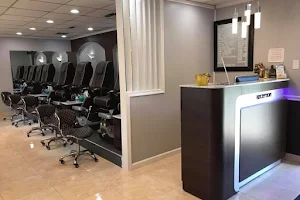 Zen Nails Spa image