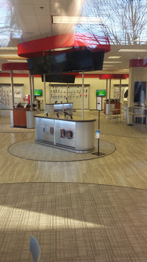 Cell Phone Store «Verizon Authorized Retailer – Cellular Sales», reviews and photos, 230 Needham St, Newton Upper Falls, MA 02464, USA