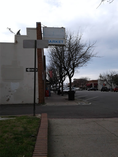 Grocery Store «Fotos Market», reviews and photos, 561 5th St, Lincoln, CA 95648, USA