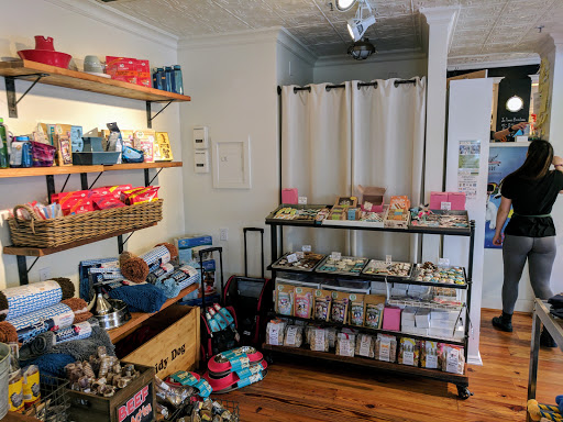 Pet Supply Store «Diggidy Dog», reviews and photos, Ocean Ave & Monte Verde St, Carmel-By-The-Sea, CA 93923, USA