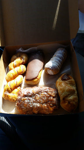 Donut Shop «Good Things Donuts», reviews and photos, 625 Eglin Pkwy NE, Fort Walton Beach, FL 32547, USA