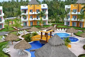 Hotel Villas CocoMango image