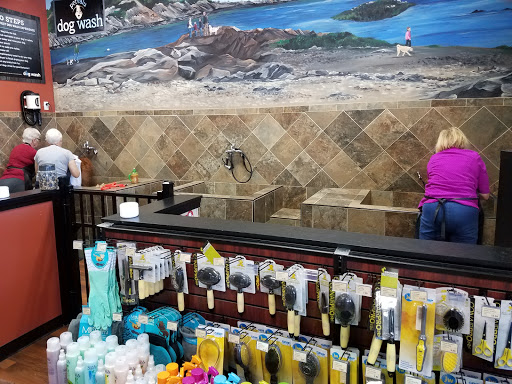 Pet Store «Pet Valu», reviews and photos, 99 E Main Rd, Middletown, RI 02852, USA