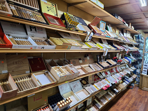 Tobacco Shop «US Tobacco & Cigar», reviews and photos, 328 W Maple St, New Lenox, IL 60451, USA