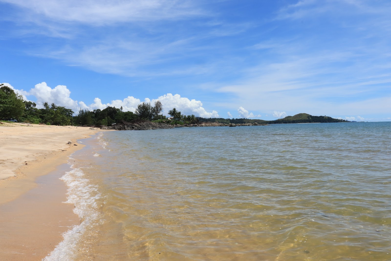 Foto de Pandan Beach con agua turquesa superficie