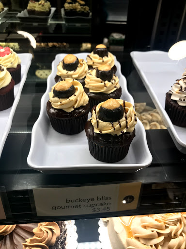 Wedding Bakery «elé Cake Co.», reviews and photos, 810 E Dixie Dr, Dayton, OH 45449, USA