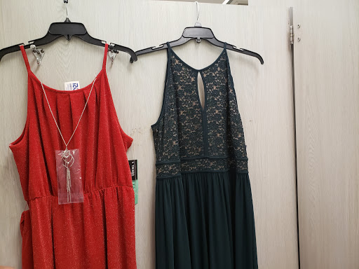 Clothing Store «Ross Dress for Less», reviews and photos, 921 E Commercial Blvd, Oakland Park, FL 33334, USA