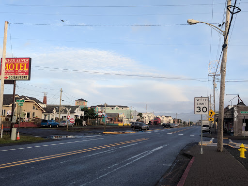 Grocery Store «Rockaway Beach Market», reviews and photos, 208 S Anchor St, Rockaway Beach, OR 97136, USA