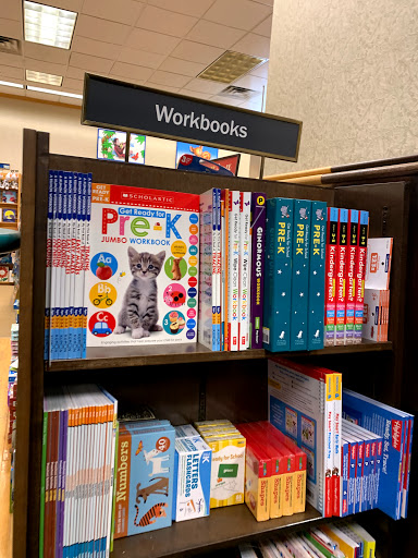 Book Store «Barnes & Noble Booksellers Crabtree Mall», reviews and photos, 4325 Glenwood Ave, Raleigh, NC 27612, USA