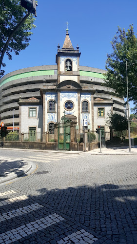 R. Guedes de Azevedo 180, 4000-111 Porto, Portugal