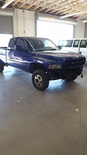 Auto Body Shop «Maaco Collision Repair & Auto Painting», reviews and photos, 3113 E Main St, Mesa, AZ 85213, USA