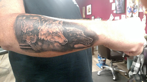 Tattoo Shop «Stained in pain tattoos», reviews and photos, 4211 N Milwaukee Ave, Chicago, IL 60641, USA