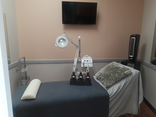 Hair Salon «Bellissimo Hair Salon and Barbershop LLC», reviews and photos, 855 Cypress Pkwy, Kissimmee, FL 34759, USA