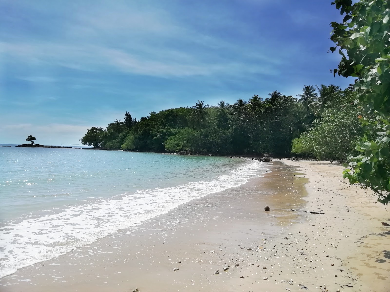 Fotografie cu Panyang Beach cu o suprafață de apa pură turcoaz