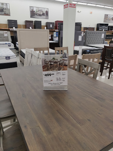 Shopping Mall «Shops at Seneca Mall», reviews and photos, 8015 Oswego Rd, Liverpool, NY 13090, USA