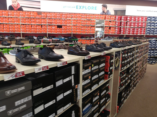 Shoe Store «Famous Footwear», reviews and photos, 519 SW Pine Island Rd, Cape Coral, FL 33991, USA