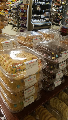 Grocery Store «Stadium Thriftway», reviews and photos, 618 N 1st St, Tacoma, WA 98403, USA