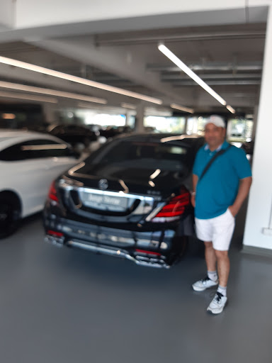 Mercedes-Benz Showroom