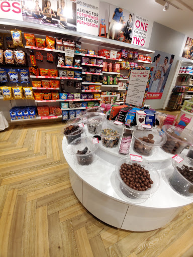 Shopping Mall «Kenwood Towne Centre», reviews and photos, 7875 Montgomery Rd, Cincinnati, OH 45236, USA