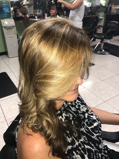 Beauty Salon «Arelis Beauty Salon Dominican Blowout Starting @$30», reviews and photos, 9318 E Colonial Dr, Orlando, FL 32817, USA