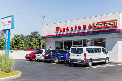 Tire Shop «Firestone Complete Auto Care», reviews and photos, 1900 McLoughlin Blvd Ste 123, Oregon City, OR 97045, USA